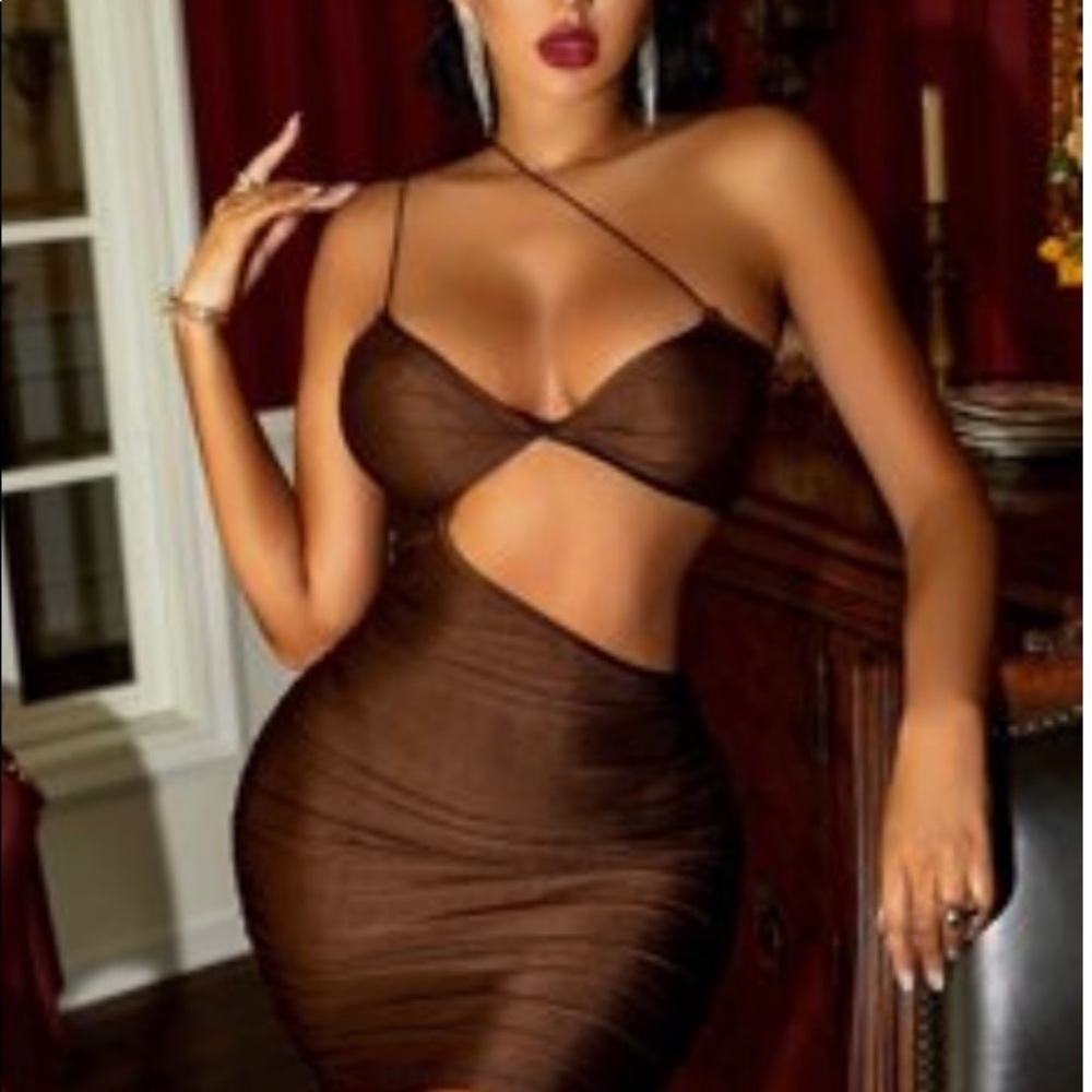 Chocolate fitted dress w/skinny shoulder straps